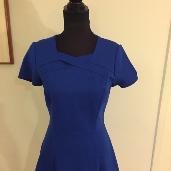 HALSTON HERITAGE Ponte Fit-And-Flare Dress (8) NWT - Picture 2 of 8